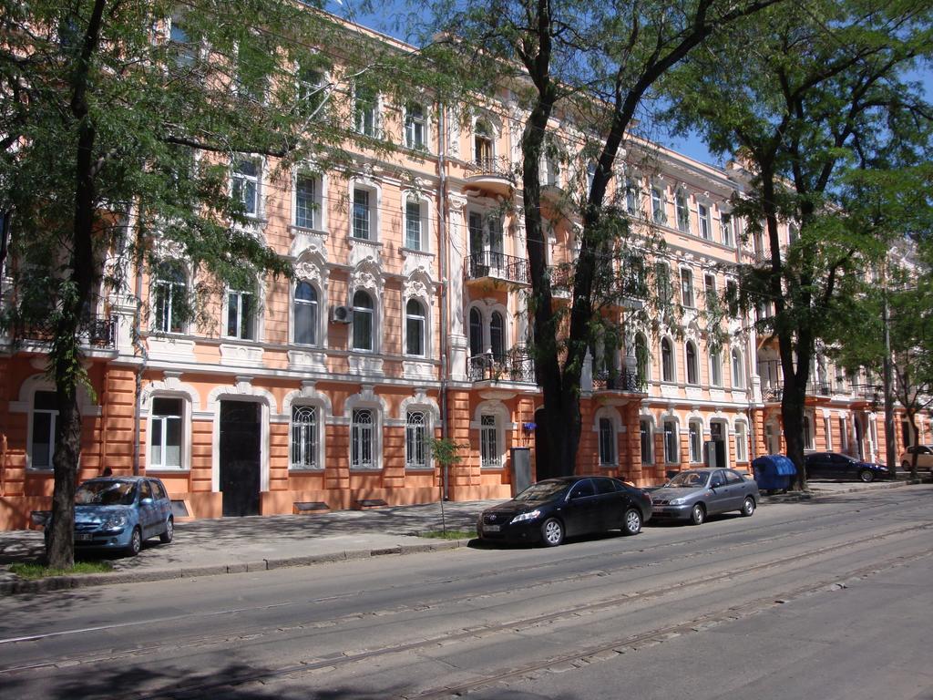 Apartamenty Na Sofievskoy Odessa Exterior photo