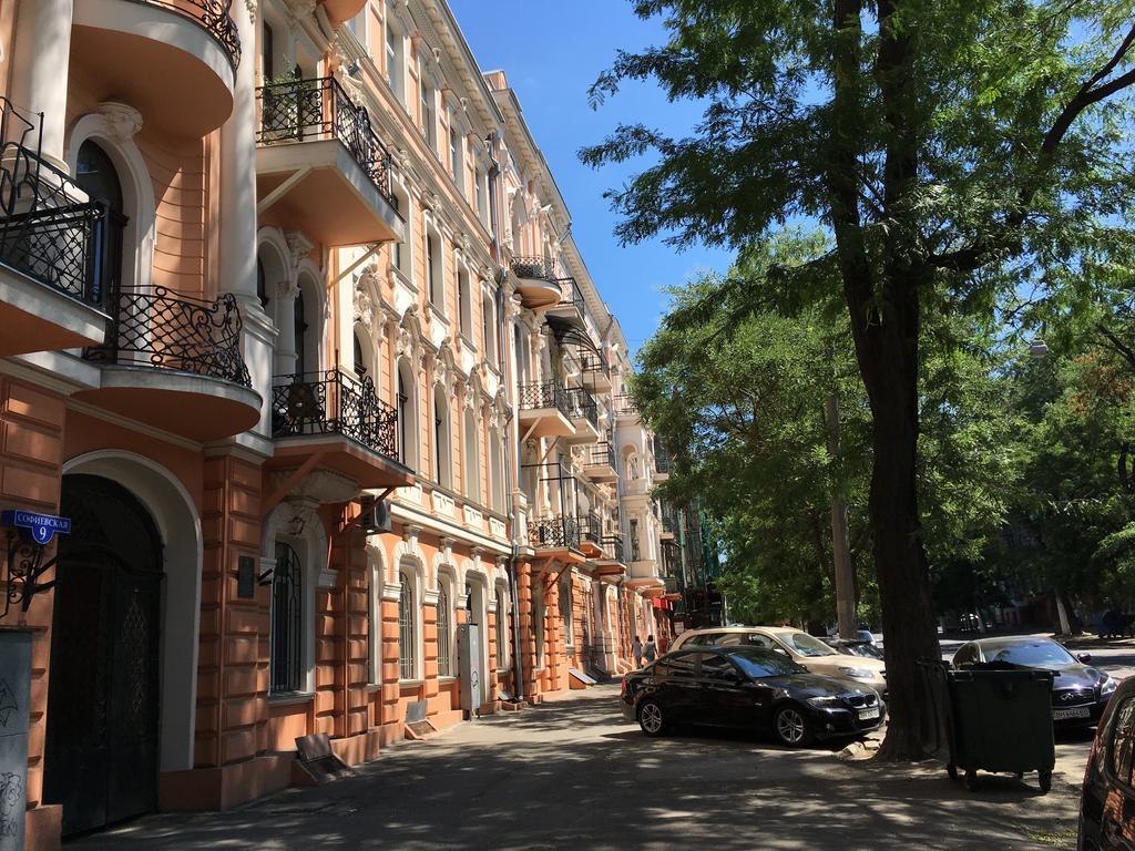 Apartamenty Na Sofievskoy Odessa Exterior photo