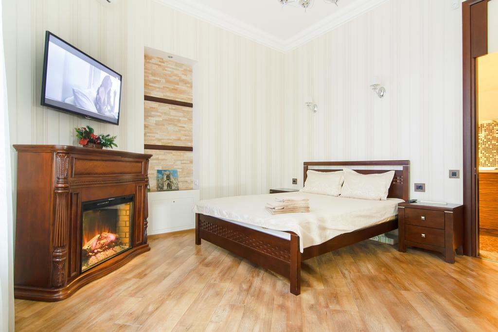 Apartamenty Na Sofievskoy Odessa Exterior photo