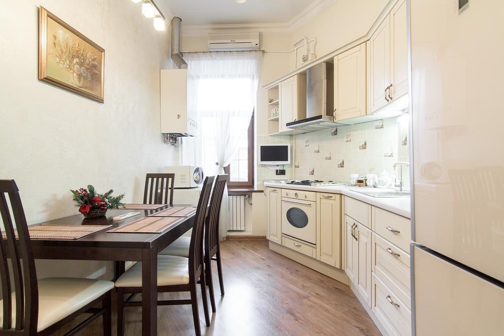 Apartamenty Na Sofievskoy Odessa Exterior photo