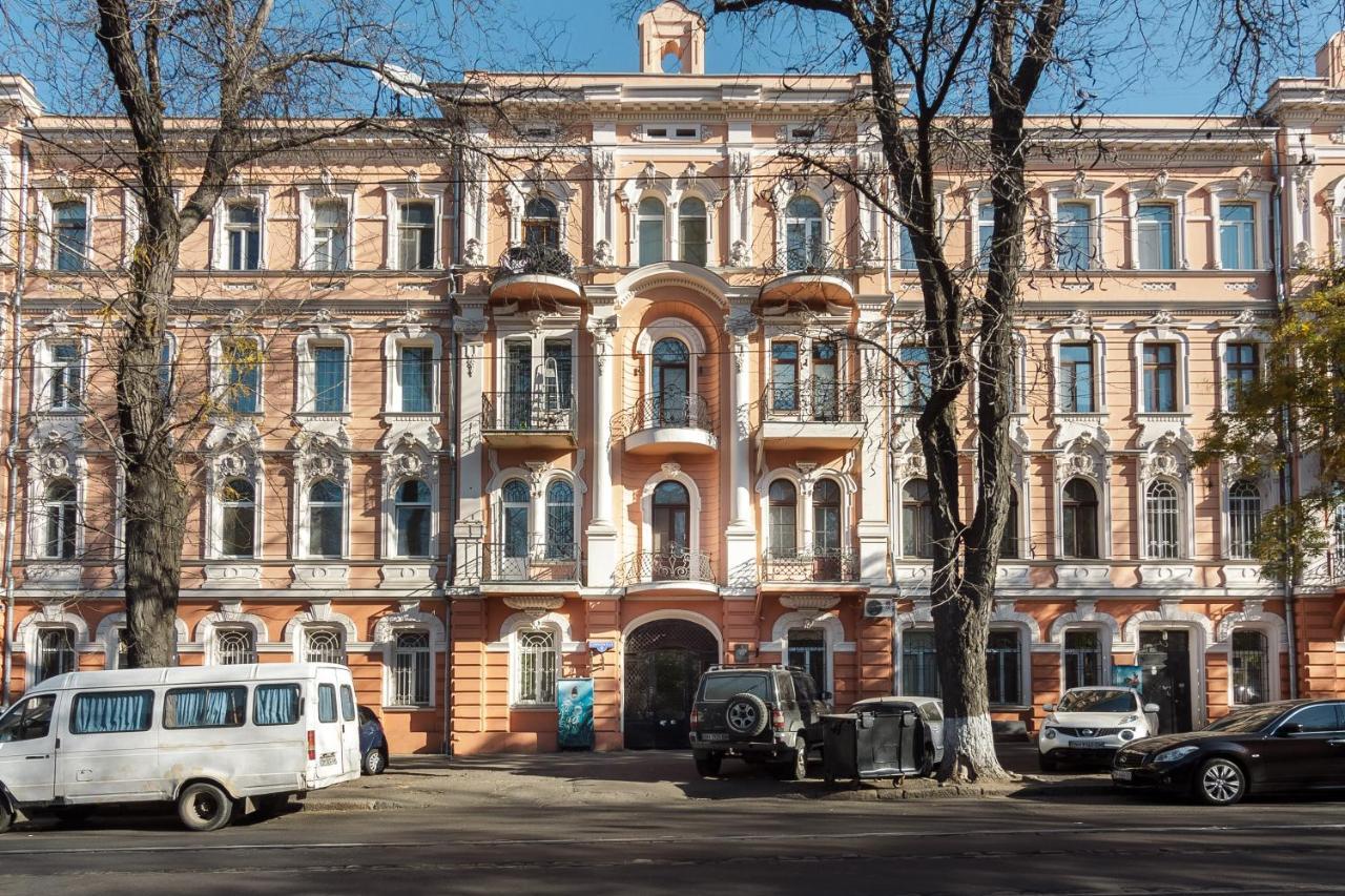 Apartamenty Na Sofievskoy Odessa Exterior photo