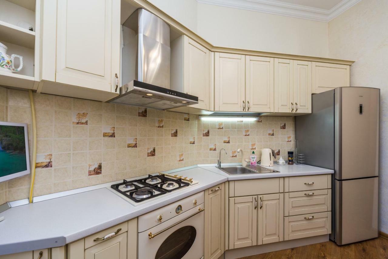 Apartamenty Na Sofievskoy Odessa Exterior photo
