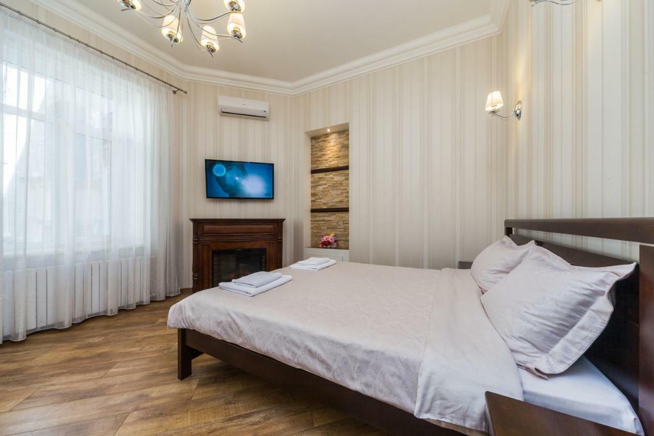 Apartamenty Na Sofievskoy Odessa Exterior photo