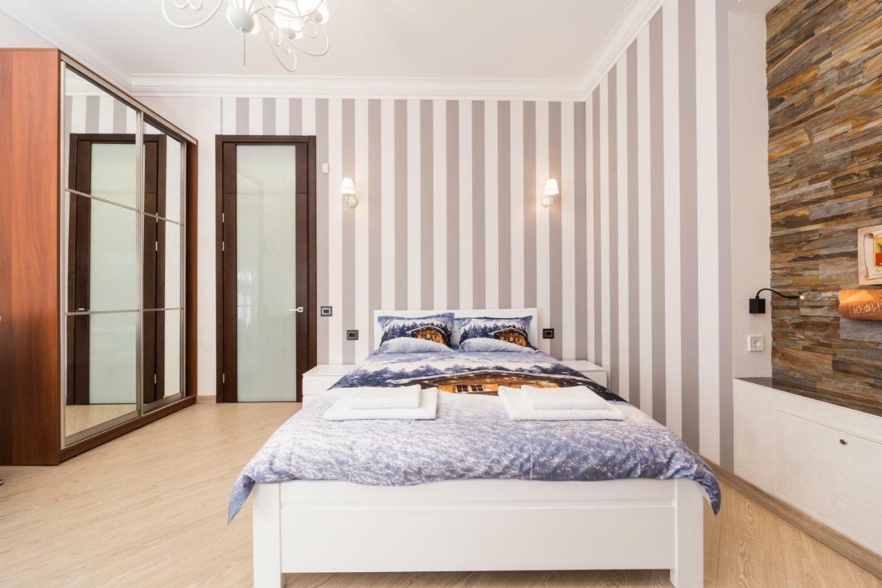 Apartamenty Na Sofievskoy Odessa Exterior photo